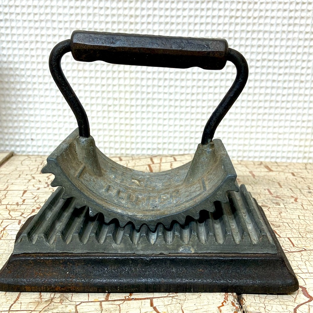 Fluting Iron